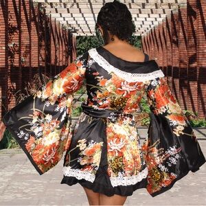 Kawaii Floral Black Kimono Robe